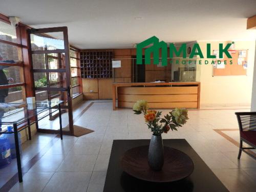 Hall-y-Conserjeria